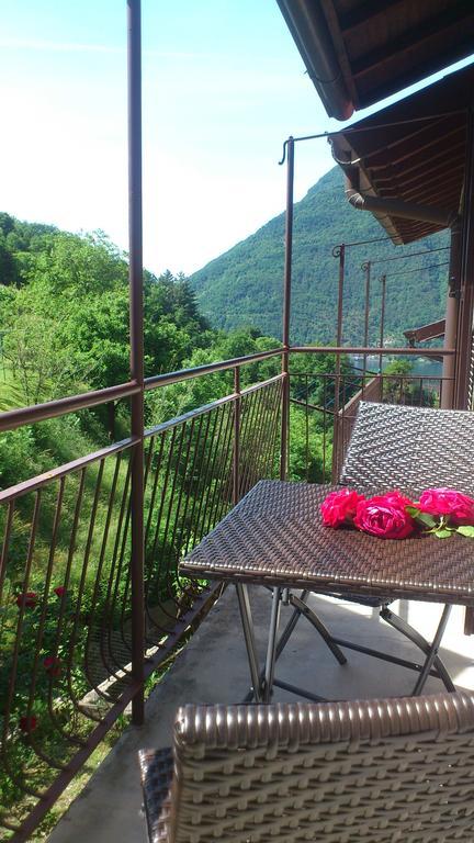 Hotel La Turr De Mezz Nesso Pokoj fotografie