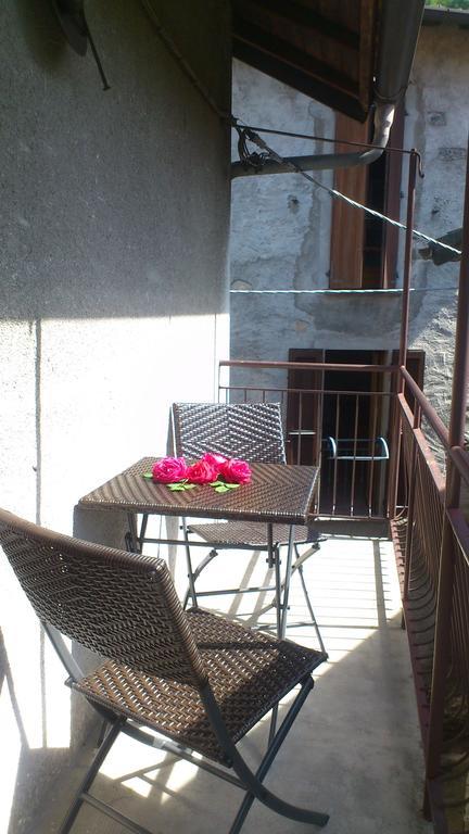 Hotel La Turr De Mezz Nesso Pokoj fotografie